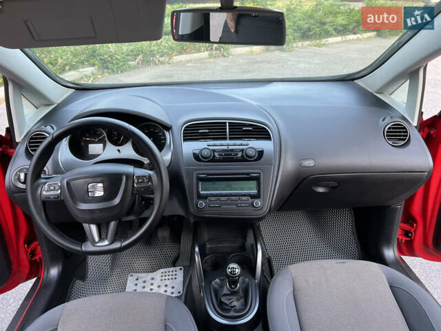 Червоний Сеат Altea, об'ємом двигуна 1.4 л та пробігом 225 тис. км за 6500 $, фото 15 на Automoto.ua