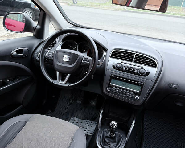 Красный Сеат Алтеа, объемом двигателя 1.39 л и пробегом 226 тыс. км за 6900 $, фото 7 на Automoto.ua