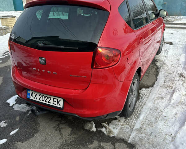 Червоний Сеат Altea, об'ємом двигуна 1.6 л та пробігом 180 тис. км за 10000 $, фото 4 на Automoto.ua