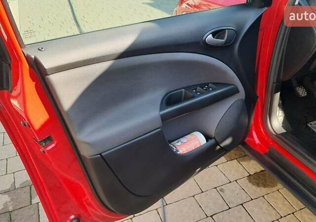 Червоний Сеат Altea, об'ємом двигуна 1.6 л та пробігом 113 тис. км за 10500 $, фото 11 на Automoto.ua