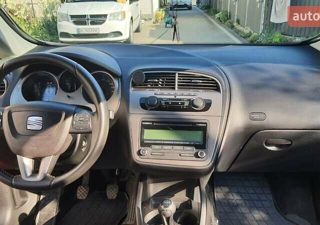 Червоний Сеат Altea, об'ємом двигуна 1.6 л та пробігом 113 тис. км за 10500 $, фото 25 на Automoto.ua
