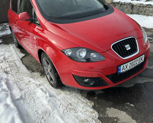 Червоний Сеат Altea, об'ємом двигуна 1.6 л та пробігом 180 тис. км за 10000 $, фото 3 на Automoto.ua