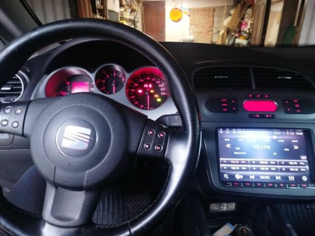 Красный Сеат Алтеа, объемом двигателя 2 л и пробегом 257 тыс. км за 6000 $, фото 6 на Automoto.ua