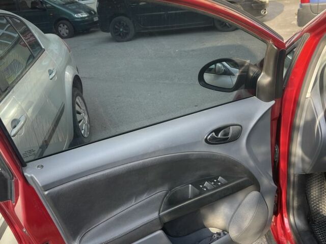 Красный Сеат Алтеа, объемом двигателя 1.4 л и пробегом 222 тыс. км за 6200 $, фото 20 на Automoto.ua