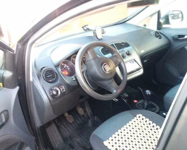 Сеат Алтеа, объемом двигателя 1.9 л и пробегом 280 тыс. км за 6100 $, фото 4 на Automoto.ua