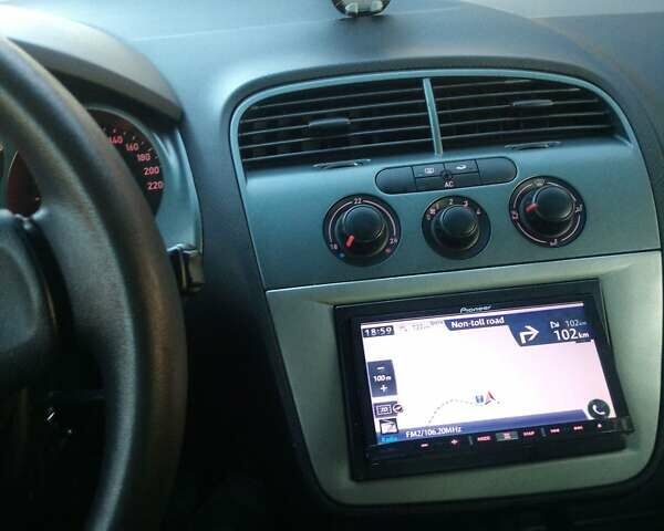 Сеат Алтеа, объемом двигателя 1.9 л и пробегом 280 тыс. км за 6100 $, фото 7 на Automoto.ua