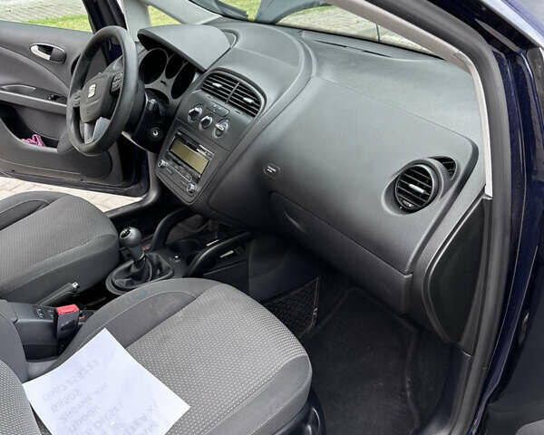 Сеат Алтеа, объемом двигателя 1.6 л и пробегом 279 тыс. км за 6600 $, фото 6 на Automoto.ua