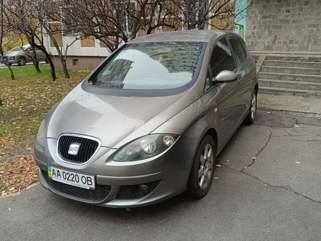 Серый Сеат Алтеа, объемом двигателя 1.6 л и пробегом 201 тыс. км за 5600 $, фото 1 на Automoto.ua