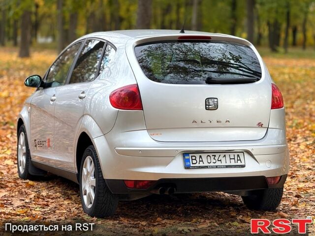 Сеат Altea 2004 у Кропивницькому (Кіровограді) на Automoto.ua Сірий Сеат Altea, об'ємом двигуна 2 л та пробігом 256 тис. км за 5999 $, фото 3 на Automoto.ua