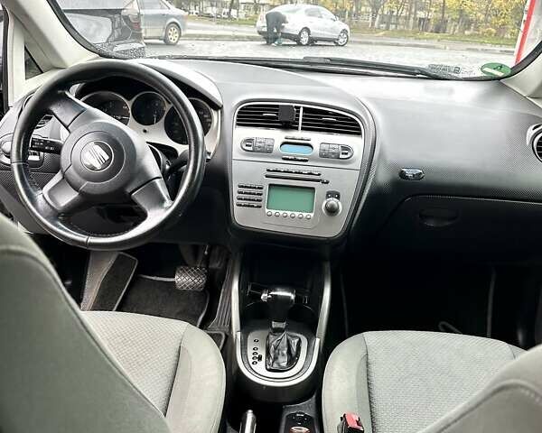 Сеат Altea 2004 у Новояворівськ на Automoto.ua Сірий Сеат Altea, об'ємом двигуна 1.9 л та пробігом 334 тис. км за 5800 $, фото 1 на Automoto.ua