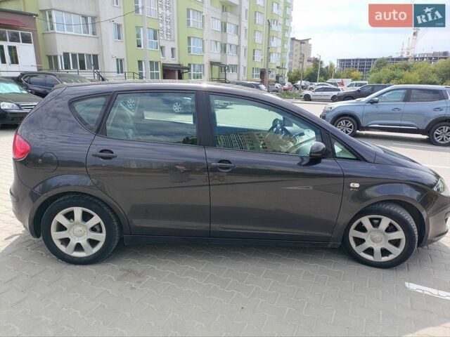 Сірий Сеат Altea, об'ємом двигуна 2 л та пробігом 240 тис. км за 4800 $, фото 2 на Automoto.ua