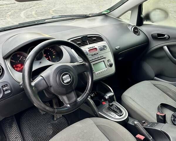 Сеат Altea 2004 у Новояворівськ на Automoto.ua Сірий Сеат Altea, об'ємом двигуна 1.9 л та пробігом 334 тис. км за 5800 $, фото 6 на Automoto.ua