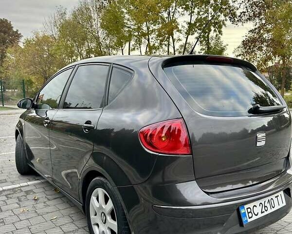 Сеат Altea 2004 у Новояворівськ на Automoto.ua Сірий Сеат Altea, об'ємом двигуна 1.9 л та пробігом 334 тис. км за 5800 $, фото 9 на Automoto.ua