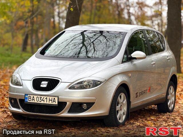 Сеат Altea 2004 у Кропивницькому (Кіровограді) на Automoto.ua Сірий Сеат Altea, об'ємом двигуна 2 л та пробігом 256 тис. км за 5999 $, фото 2 на Automoto.ua