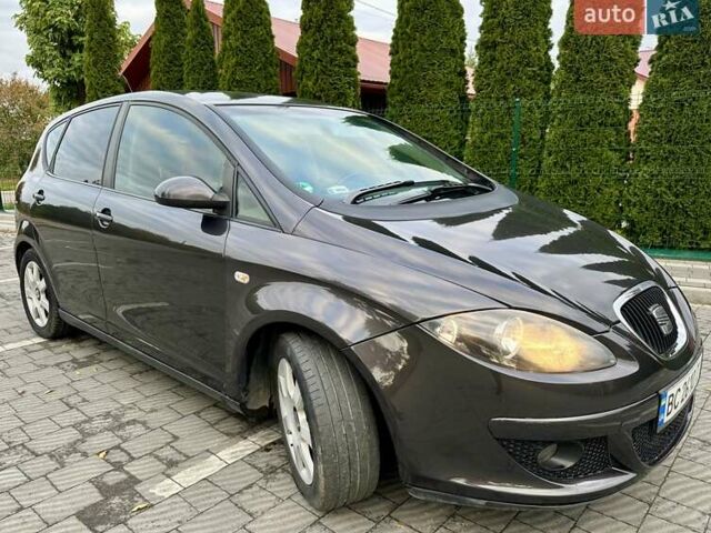 Сеат Altea 2004 у Новояворівськ на Automoto.ua Сірий Сеат Altea, об'ємом двигуна 1.9 л та пробігом 334 тис. км за 5800 $, фото 3 на Automoto.ua