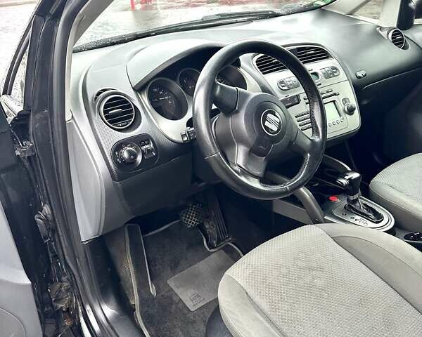 Сеат Altea 2004 у Новояворівськ на Automoto.ua Сірий Сеат Altea, об'ємом двигуна 1.9 л та пробігом 334 тис. км за 5800 $, фото 2 на Automoto.ua