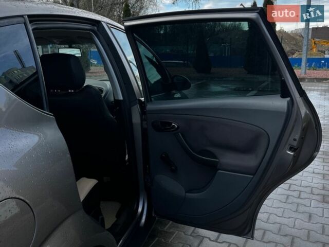 Сірий Сеат Altea, об'ємом двигуна 1.9 л та пробігом 355 тис. км за 4800 $, фото 17 на Automoto.ua