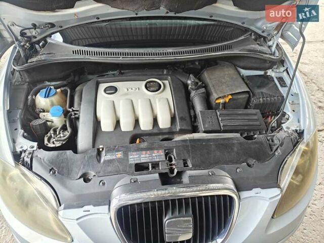 Серый Сеат Алтеа, объемом двигателя 1.9 л и пробегом 276 тыс. км за 4500 $, фото 2 на Automoto.ua