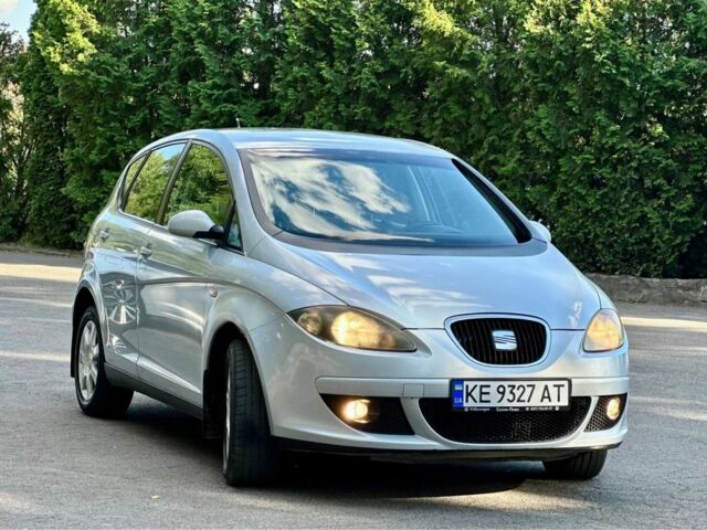 Серый Сеат Алтеа, объемом двигателя 1.9 л и пробегом 290 тыс. км за 3999 $, фото 1 на Automoto.ua