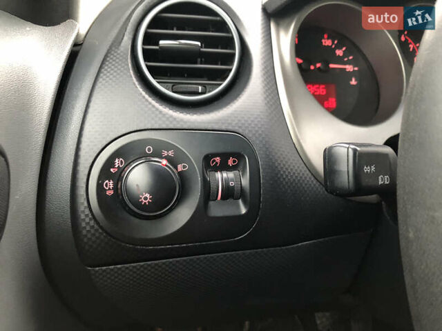 Серый Сеат Алтеа, объемом двигателя 1.6 л и пробегом 300 тыс. км за 4500 $, фото 12 на Automoto.ua