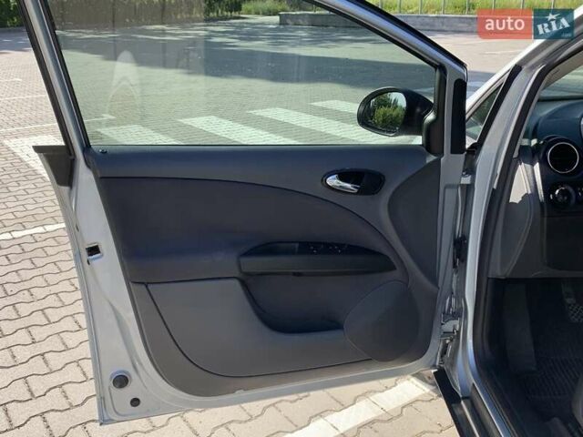 Сірий Сеат Altea, об'ємом двигуна 1.6 л та пробігом 218 тис. км за 5400 $, фото 26 на Automoto.ua