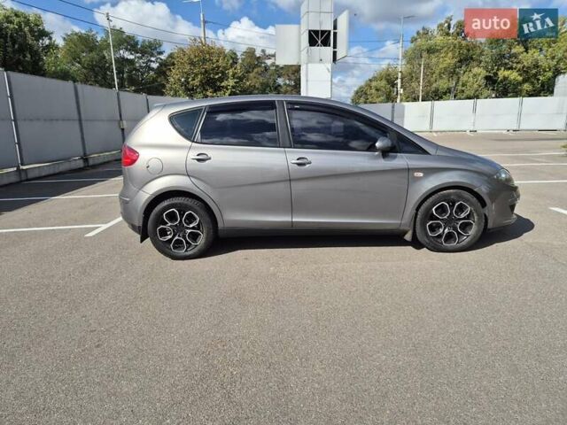 Сірий Сеат Altea, об'ємом двигуна 1.97 л та пробігом 192 тис. км за 6500 $, фото 4 на Automoto.ua