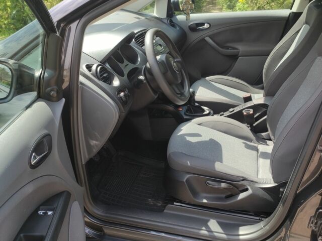 Сірий Сеат Altea, об'ємом двигуна 1.6 л та пробігом 208 тис. км за 6200 $, фото 4 на Automoto.ua