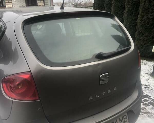 Серый Сеат Алтеа, объемом двигателя 2 л и пробегом 315 тыс. км за 4300 $, фото 6 на Automoto.ua