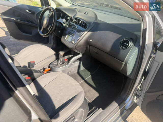 Сірий Сеат Altea, об'ємом двигуна 1.9 л та пробігом 392 тис. км за 5300 $, фото 9 на Automoto.ua