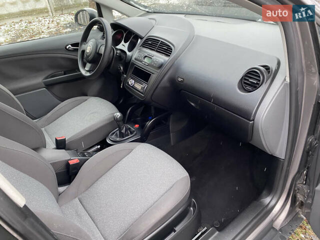 Серый Сеат Алтеа, объемом двигателя 1.6 л и пробегом 240 тыс. км за 5500 $, фото 11 на Automoto.ua