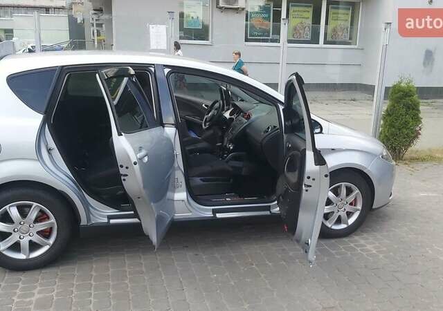 Серый Сеат Алтеа, объемом двигателя 2 л и пробегом 230 тыс. км за 4900 $, фото 3 на Automoto.ua