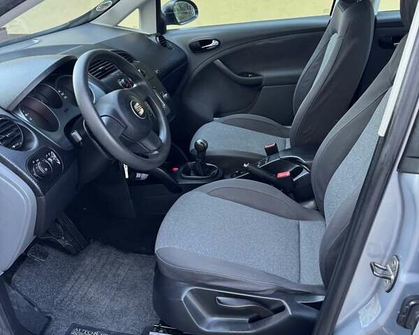 Сірий Сеат Altea, об'ємом двигуна 1.6 л та пробігом 188 тис. км за 5499 $, фото 26 на Automoto.ua