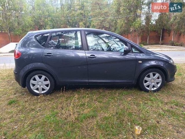 Сірий Сеат Altea, об'ємом двигуна 1.6 л та пробігом 270 тис. км за 3800 $, фото 5 на Automoto.ua
