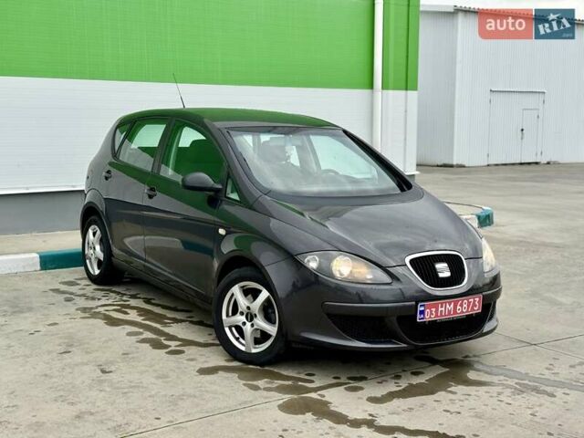 Серый Сеат Алтеа, объемом двигателя 1.6 л и пробегом 223 тыс. км за 5800 $, фото 1 на Automoto.ua