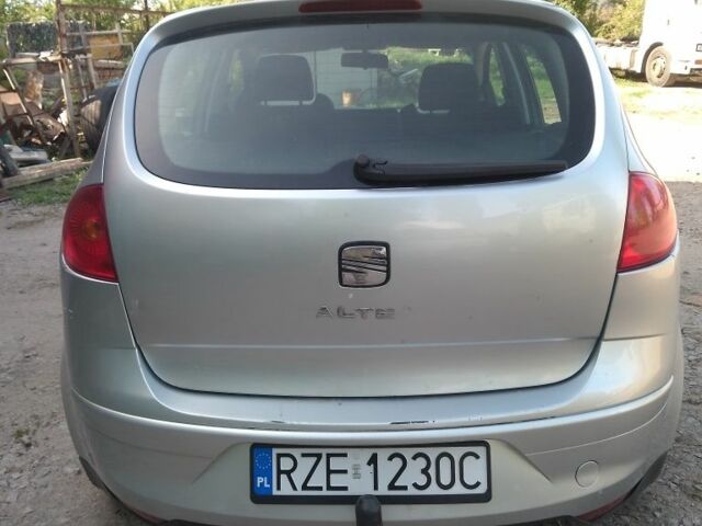 Сірий Сеат Altea, об'ємом двигуна 2 л та пробігом 352 тис. км за 2100 $, фото 1 на Automoto.ua
