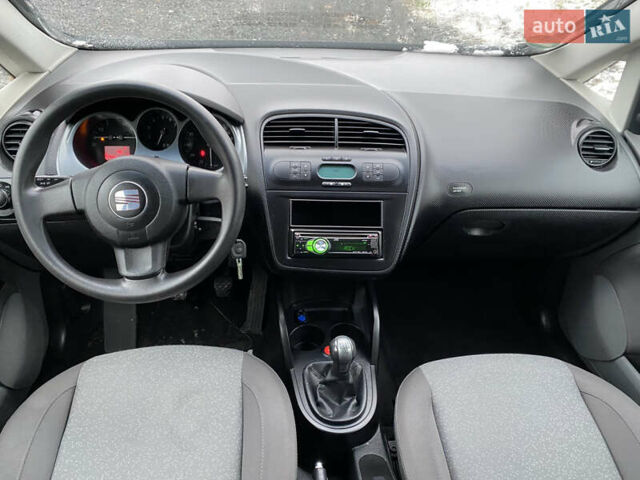 Серый Сеат Алтеа, объемом двигателя 1.6 л и пробегом 240 тыс. км за 5500 $, фото 17 на Automoto.ua