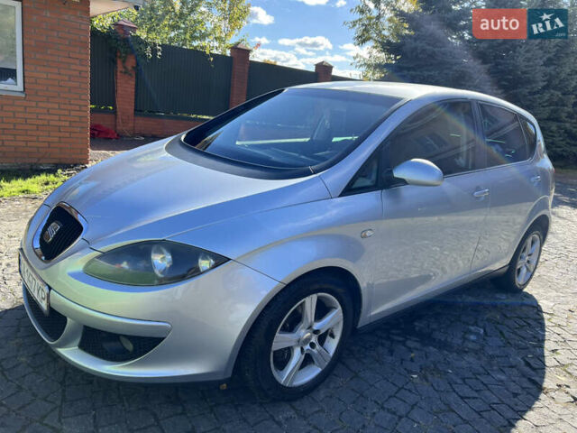 Серый Сеат Алтеа, объемом двигателя 2 л и пробегом 321 тыс. км за 6000 $, фото 1 на Automoto.ua