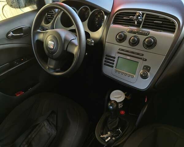 Сірий Сеат Altea, об'ємом двигуна 1.6 л та пробігом 154 тис. км за 5232 $, фото 1 на Automoto.ua