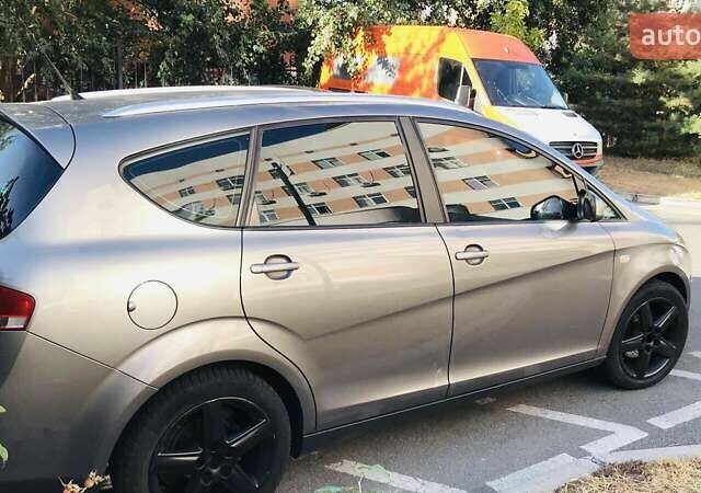 Сірий Сеат Altea, об'ємом двигуна 1.97 л та пробігом 243 тис. км за 6200 $, фото 1 на Automoto.ua