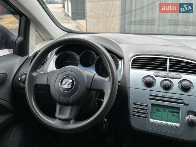 Сірий Сеат Altea, об'ємом двигуна 1.9 л та пробігом 333 тис. км за 4950 $, фото 21 на Automoto.ua