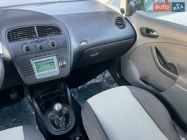 Сірий Сеат Altea, об'ємом двигуна 1.6 л та пробігом 199 тис. км за 5990 $, фото 13 на Automoto.ua