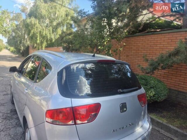 Сірий Сеат Altea, об'ємом двигуна 2 л та пробігом 235 тис. км за 6500 $, фото 6 на Automoto.ua