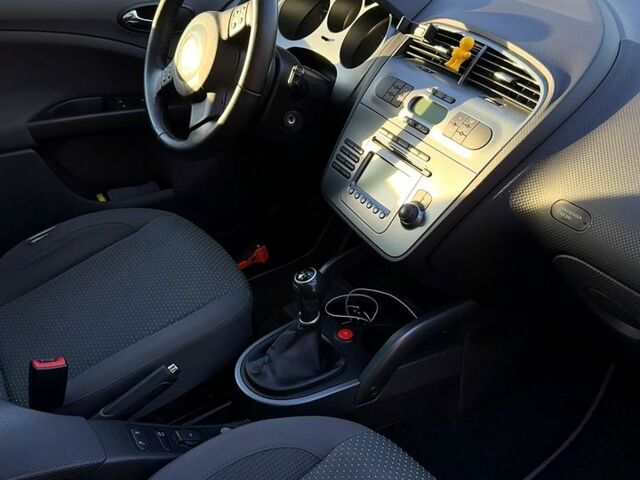 Сеат Алтеа 2008 в Решетиловке на Automoto.ua Серый Сеат Алтеа, объемом двигателя 1.4 л и пробегом 198 тыс. км за 6450 $, фото 7 на Automoto.ua