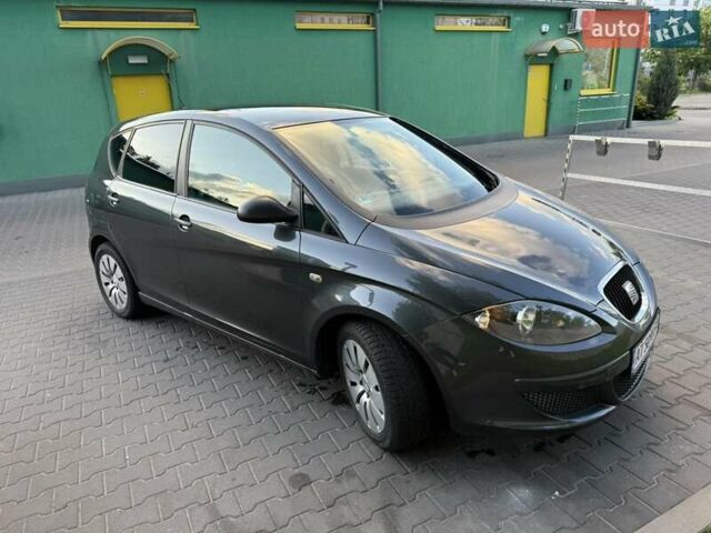 Сірий Сеат Altea, об'ємом двигуна 1.9 л та пробігом 217 тис. км за 5400 $, фото 2 на Automoto.ua