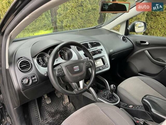 Сірий Сеат Altea, об'ємом двигуна 1.6 л та пробігом 294 тис. км за 5990 $, фото 11 на Automoto.ua