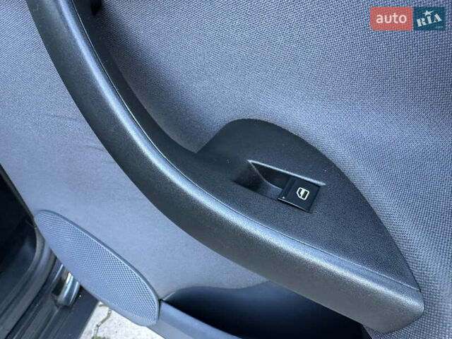 Сірий Сеат Altea, об'ємом двигуна 1.4 л та пробігом 179 тис. км за 5999 $, фото 91 на Automoto.ua