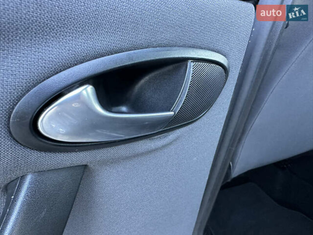 Сірий Сеат Altea, об'ємом двигуна 1.4 л та пробігом 179 тис. км за 5999 $, фото 87 на Automoto.ua