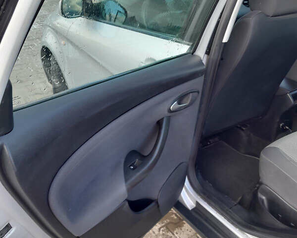 Сірий Сеат Altea, об'ємом двигуна 0 л та пробігом 190 тис. км за 5200 $, фото 6 на Automoto.ua