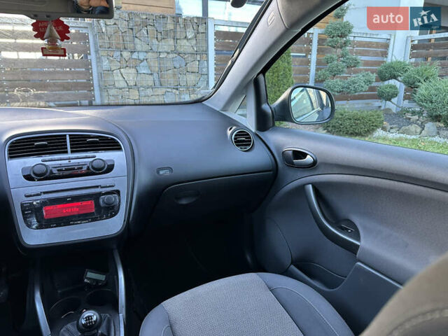 Сірий Сеат Altea, об'ємом двигуна 1.4 л та пробігом 179 тис. км за 5999 $, фото 98 на Automoto.ua