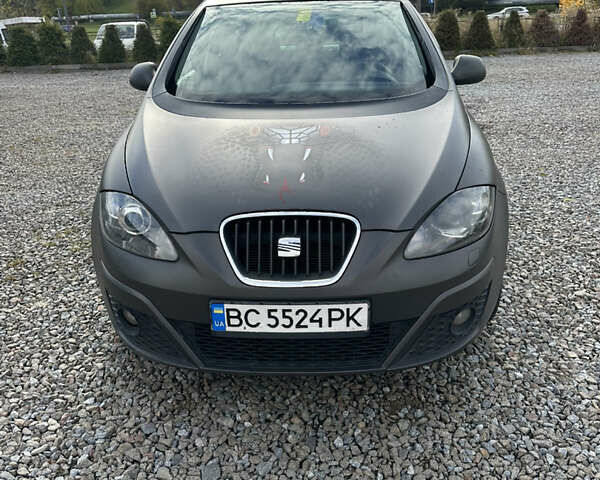 Сеат Altea 2011 у Львові на Automoto.ua Сірий Сеат Altea, об'ємом двигуна 1.6 л та пробігом 290 тис. км за 7100 $, фото 1 на Automoto.ua